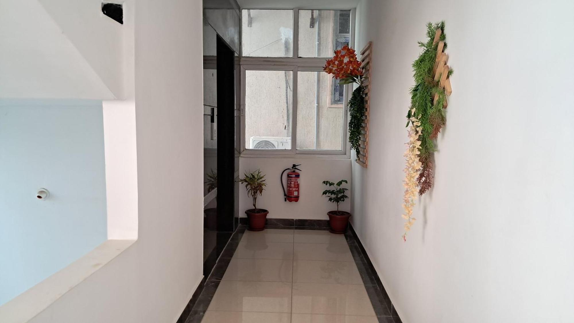 The Balcony Hotel Haiderabad Buitenkant foto